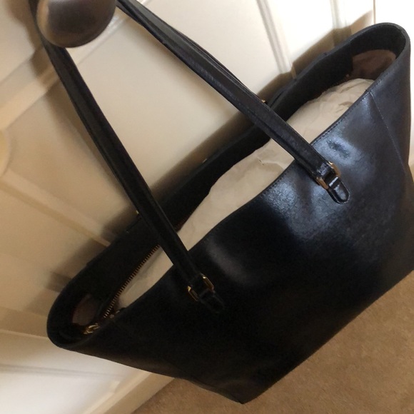 Lauren Ralph Lauren large black leather shoulder bag/purse. - Picture 4 of 13